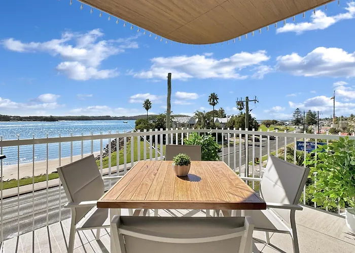 Modern 1-Bedroom Apt With Sweeping Water Views