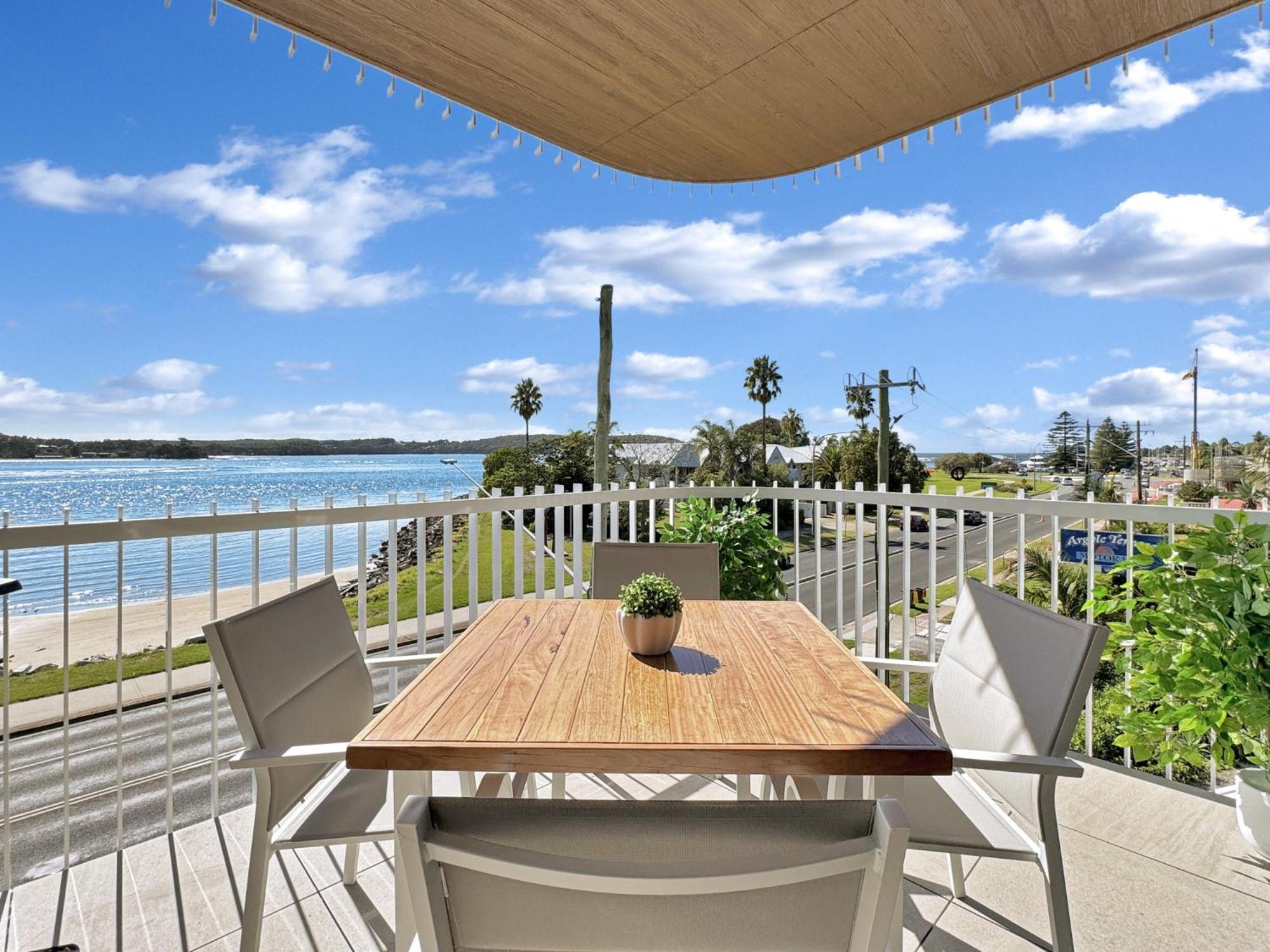 Modern 1-bedroom With Sweeping Water Views Apartment Batemans Bay